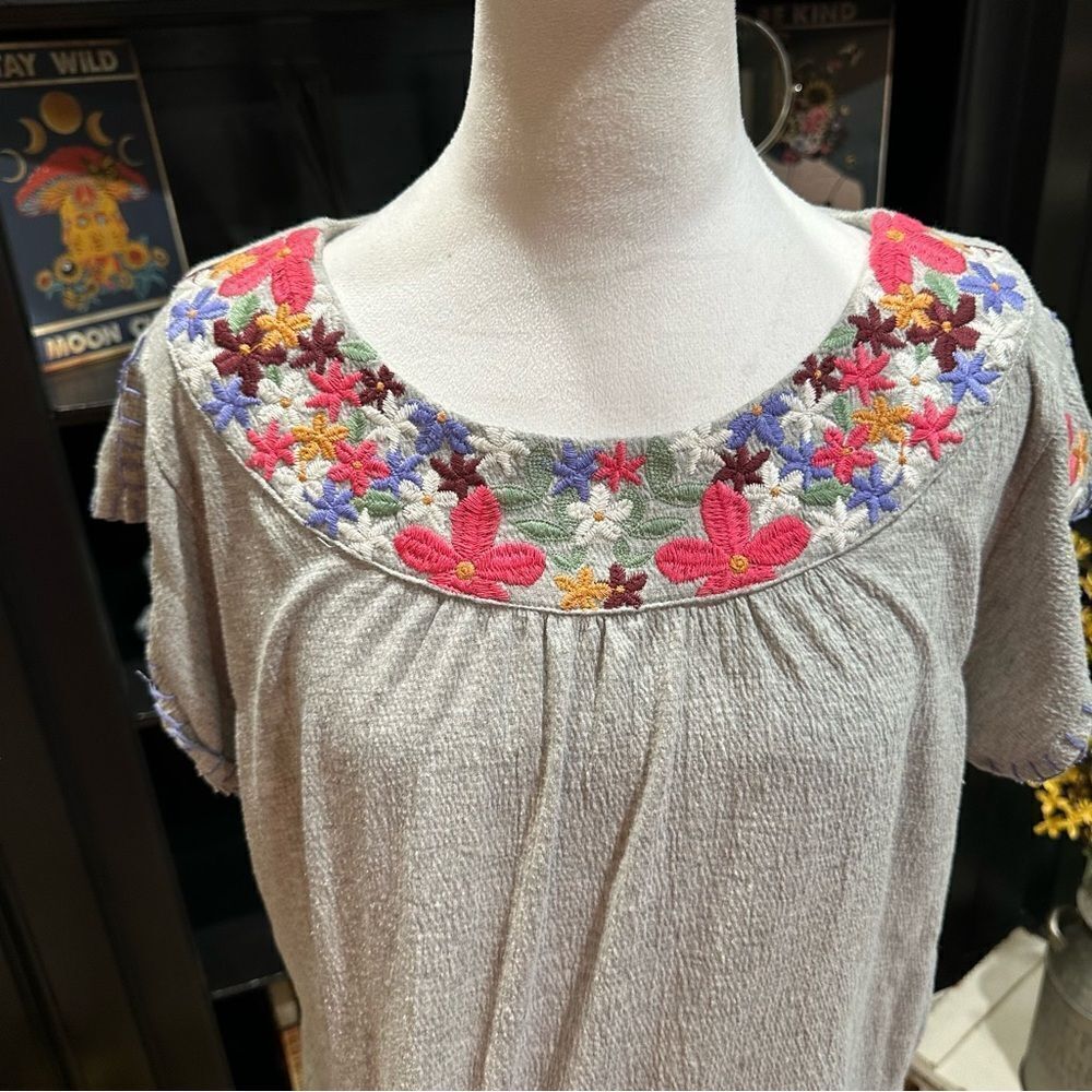 THML Cream Short-Sleeve Blouse with Colorful Floral Embroidery - Picture 2 of 8